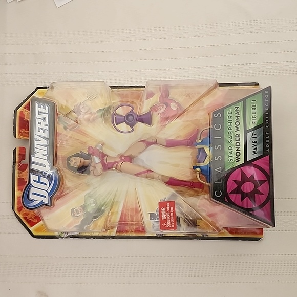 DC Universe Wonder Woman Action Figure - Picture 1 of 4